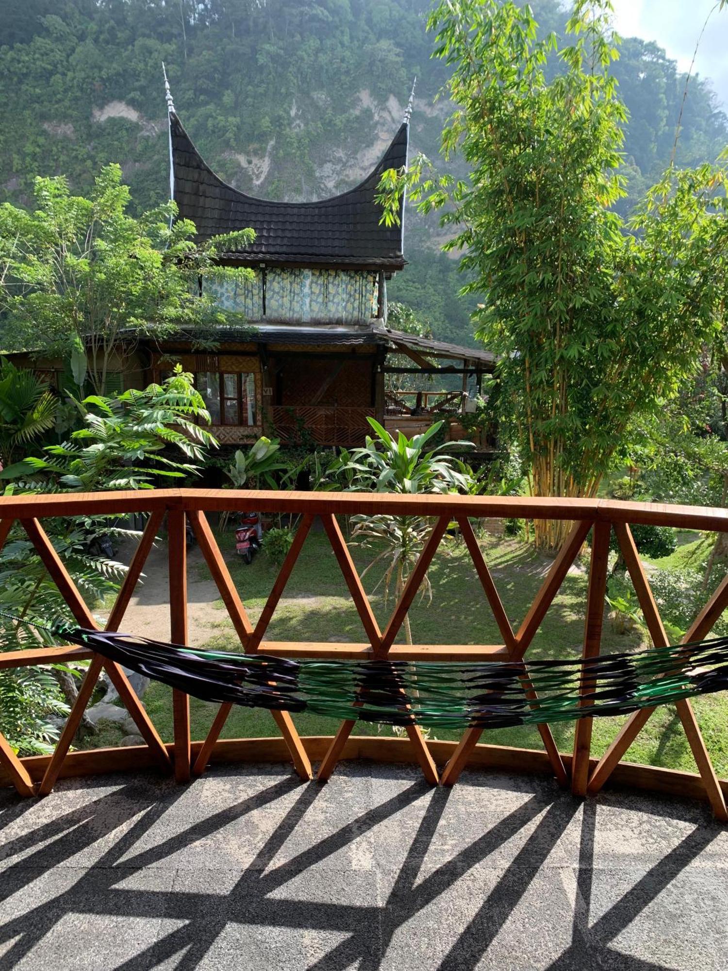 Canyon Jungle Stay Bukittinggi Exterior photo